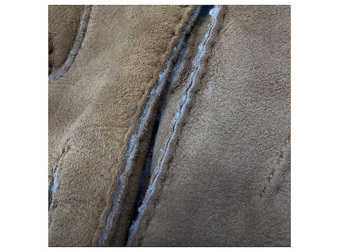 UGG Shearling-Handschuhe aus braunem Leder mit Logo-Plakette - Ansicht 3