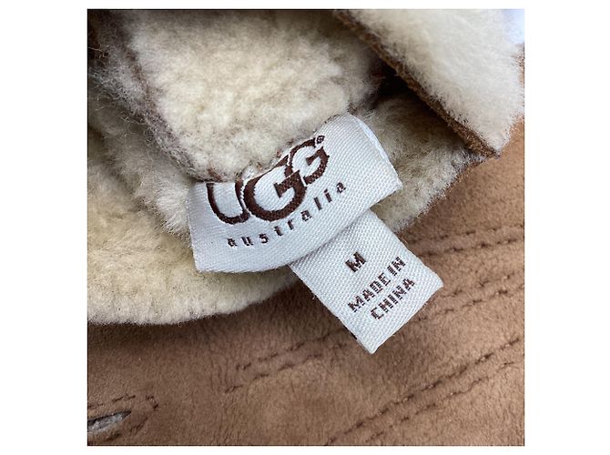 UGG Shearling-Handschuhe aus braunem Leder mit Logo-Plakette - Ansicht 5