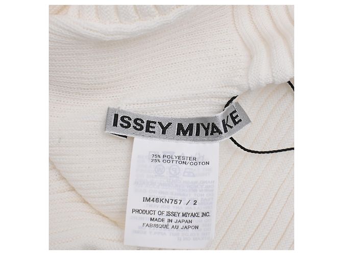 Issey Miyake ärmelloses Stricktop aus weißem Polyester - Ansicht 4