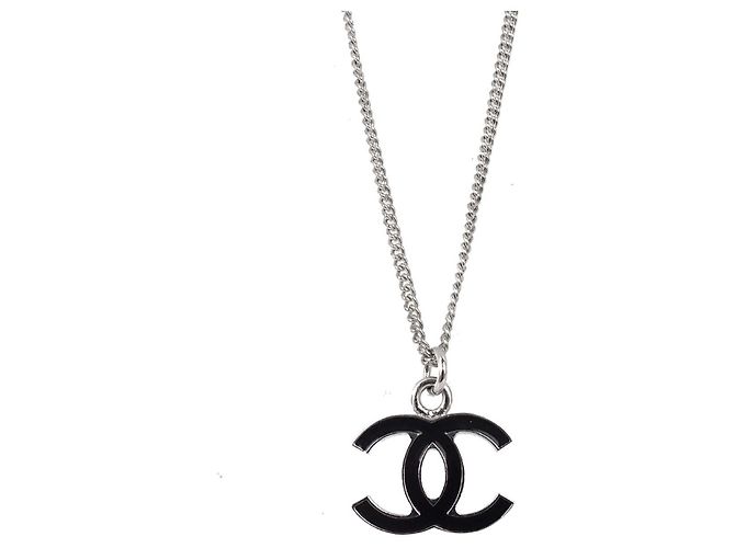 Chanel CC Anhänger aus Metall mit Emaille - Ansicht 2