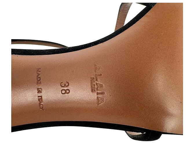 Décolleté Alaïa con dettagli borchiati in camoscio nero - vista 17