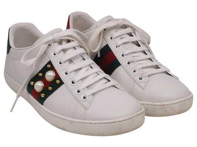 Baskets basses Gucci en cuir blanc - vue 3