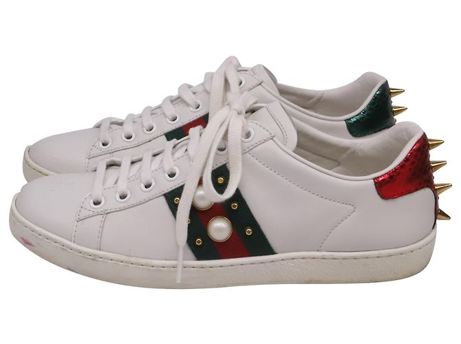 Baskets basses Gucci en cuir blanc - vue 4