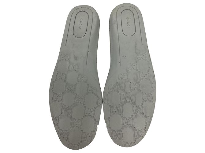 Baskets basses Gucci en cuir blanc - vue 7