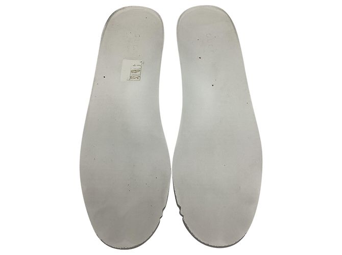 Baskets basses Gucci en cuir blanc - vue 8