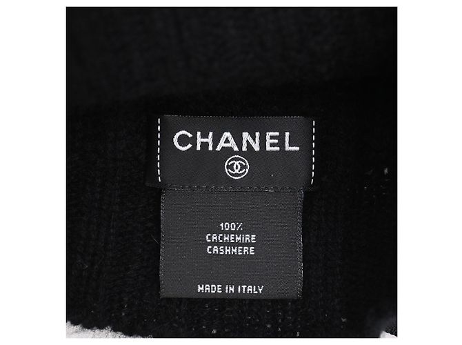 Timeless Chanel CC Beanie mit Schleifendetail aus schwarzem Kaschmir - Ansicht 4