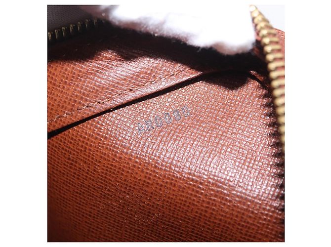 Louis Vuitton Pochette Orsay Monogram Canvas - vue 7