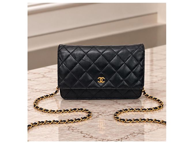 Chanel Wallet on Chain Schwarzes Lammleder Goldfarbene Hardware - Ansicht 3