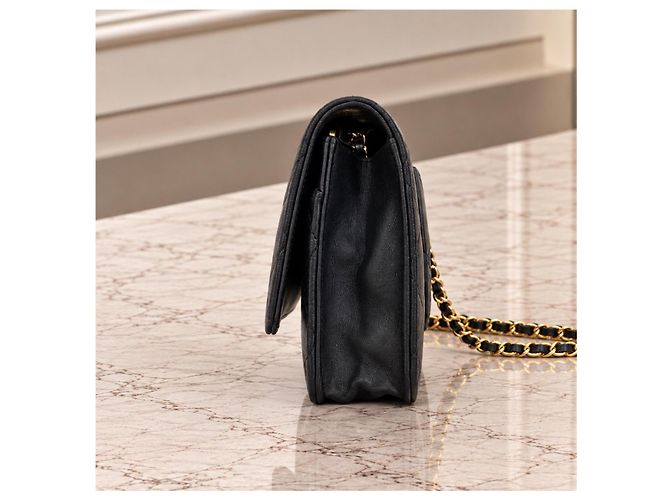 Chanel Wallet on Chain Schwarzes Lammleder Goldfarbene Hardware - Ansicht 5