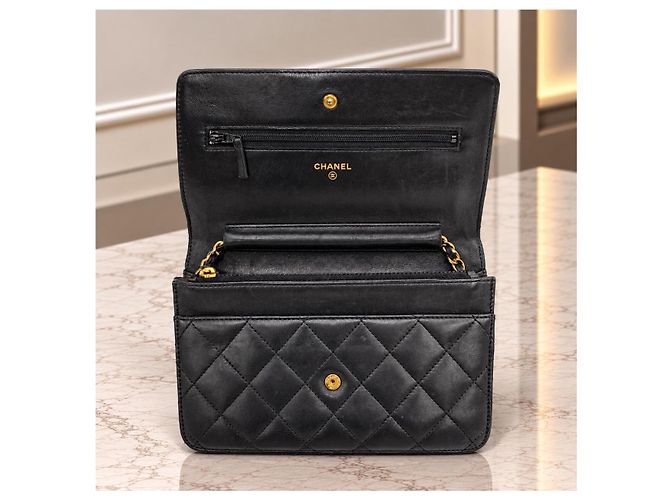 Chanel Wallet on Chain Schwarzes Lammleder Goldfarbene Hardware - Ansicht 8