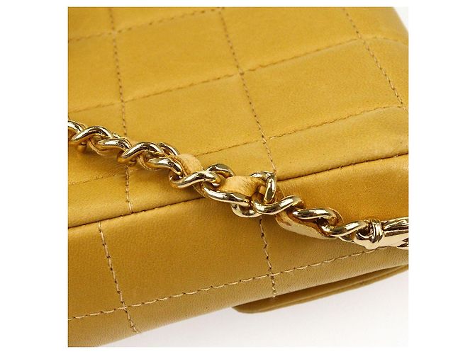 Chanel Chocolate Bar Flap Quilted Lambskin East West - vista 6