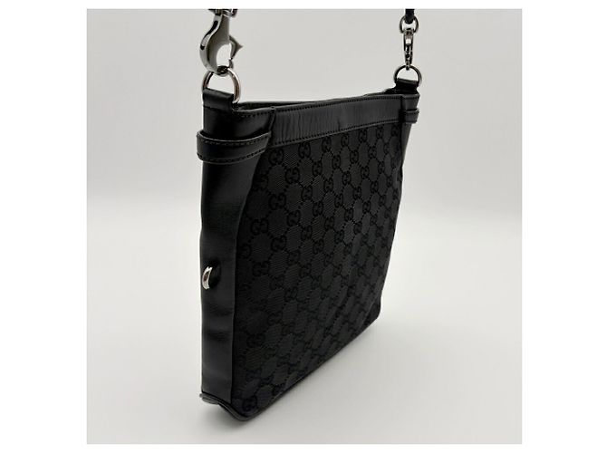 Gucci Schultertasche aus schwarzem GG Canvas - Ansicht 4
