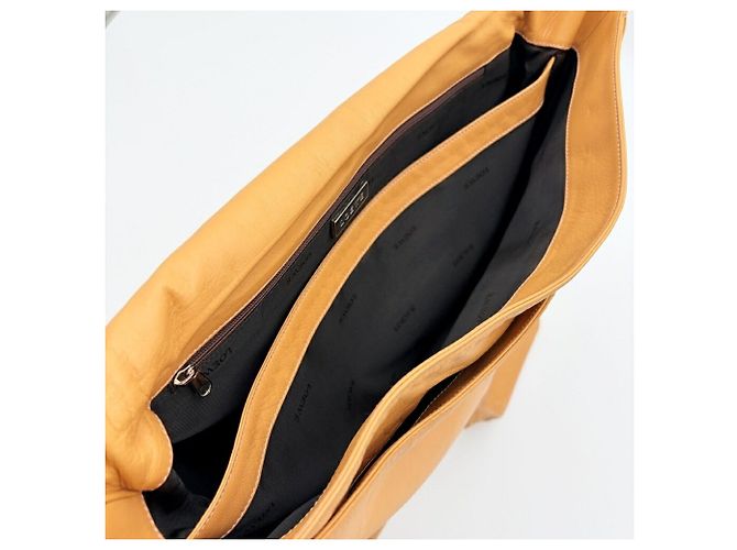 Borsa a tracolla in pelle traforata Anagram Loewe in Camel - vista 15