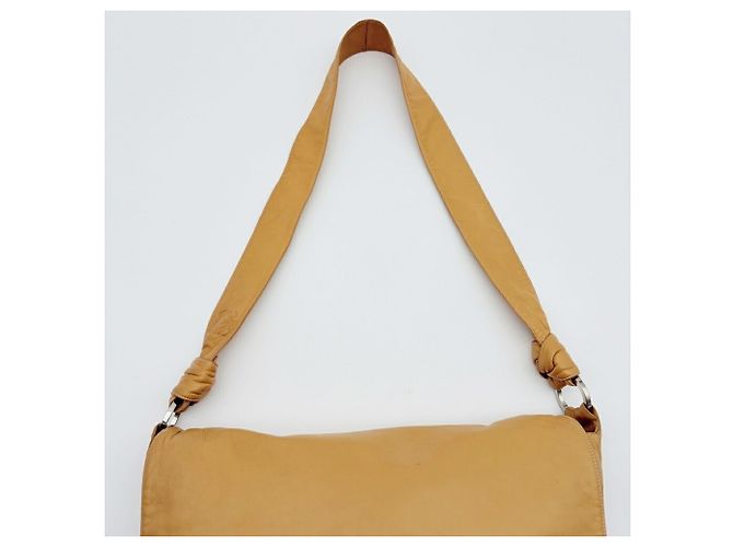 Borsa a tracolla in pelle traforata Anagram Loewe in Camel - vista 5