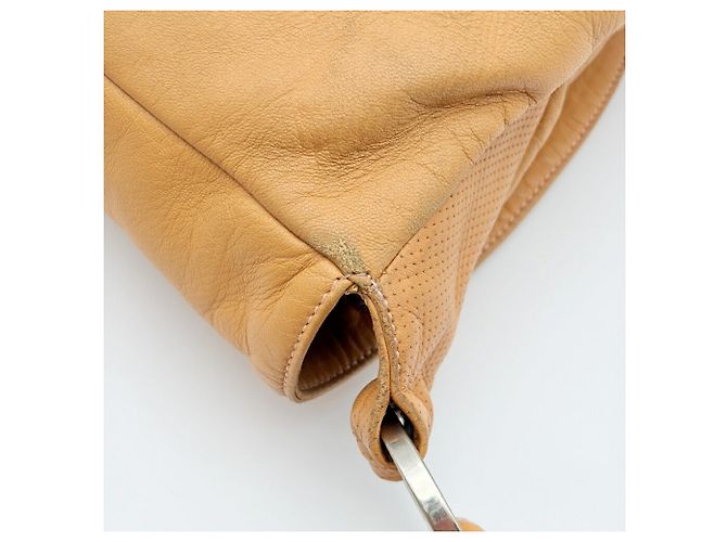 Borsa a tracolla in pelle traforata Anagram Loewe in Camel - vista 9