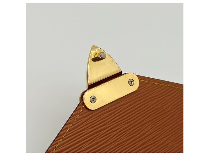 Pochette Louis Vuitton da uomo in pelle Epi dorata - vista 13