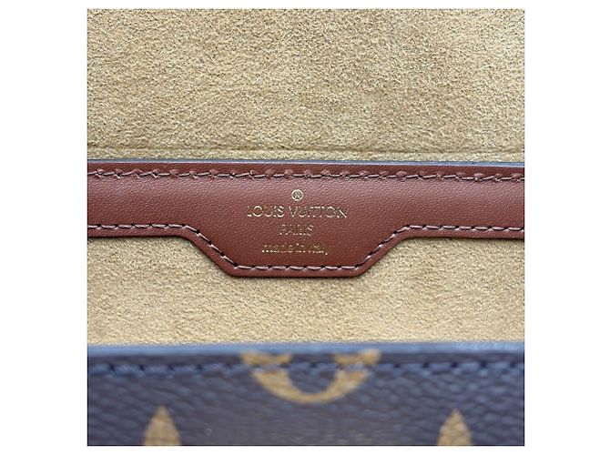Borsa a tracolla Louis Vuitton Papillon Trunk Monogram in pelle - vista 16