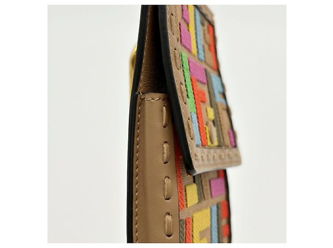 Fendi Handy-Wallet-Hülle in Beige und Multicolor - Ansicht 10