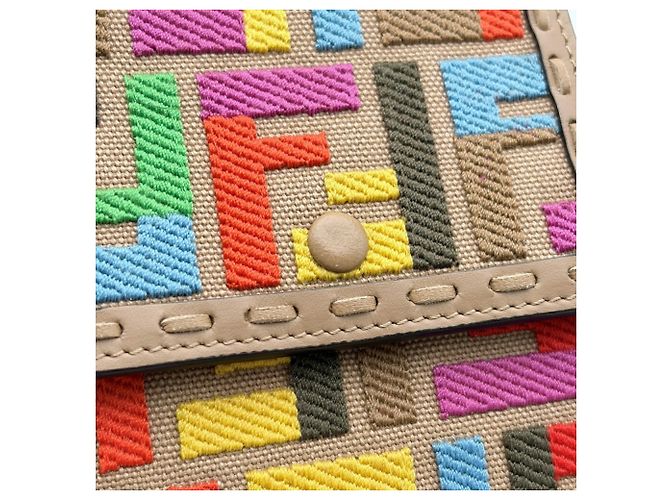Fendi Handy-Wallet-Hülle in Beige und Multicolor - Ansicht 12