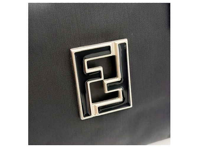 Fendi Shopper-Tasche aus Nylon und Leder - Ansicht 11