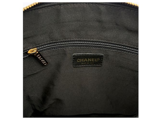 Bolso de hombro Chanel de piel de cordero negra - vista 16