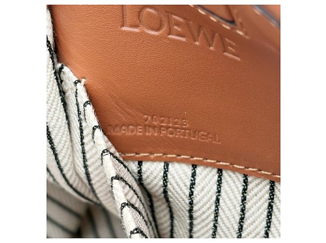 Loewe Shopper aus Canvas und Leder in Schwarz - Ansicht 19