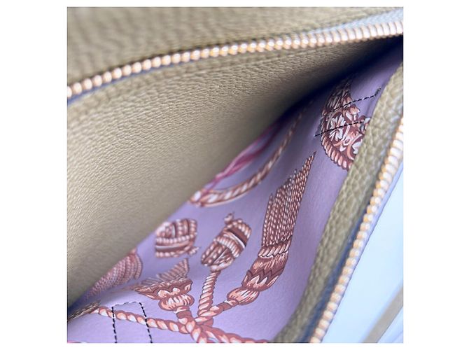 Gancini Salvatore Ferragamo Khaki Shoulder and Tote Bag - view 15