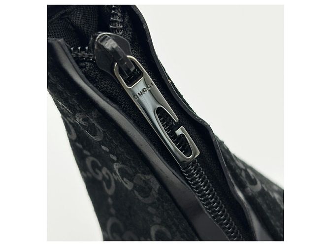 Gucci GG Schultertasche aus Wildleder - Ansicht 17