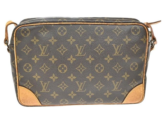Louis Vuitton Trocadero Monogram Canvas 30 - vue 2