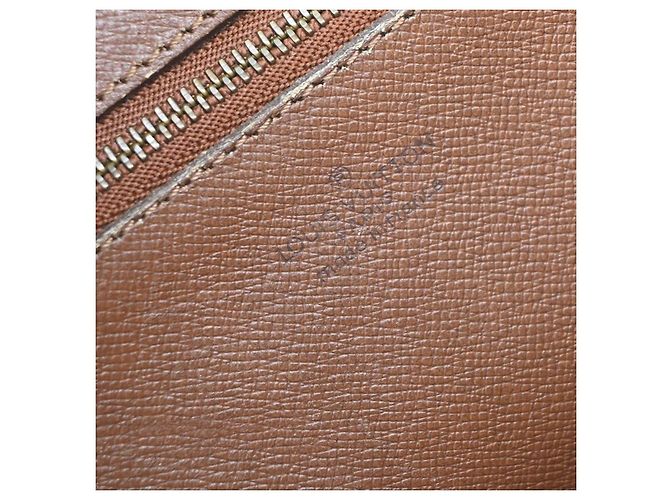 Louis Vuitton Trocadero Monogram Canvas 30 - vue 6