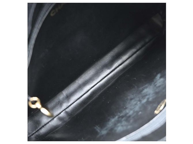 Chanel Vintage Tote in pelle matelassé con tasca anteriore Medium - vista 3