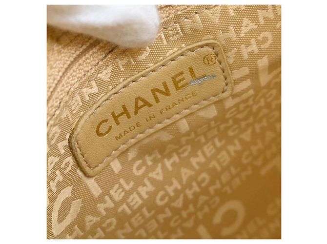 Chanel Chocolate Bar CC Quilted Leather North South - vista 4
