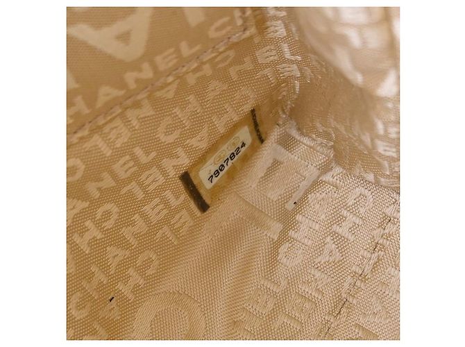 Chanel Chocolate Bar CC Quilted Leather North South - vista 5