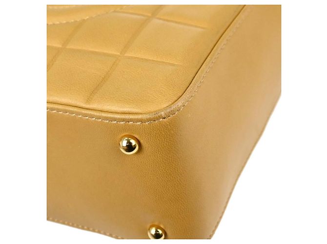Chanel Chocolate Bar CC Quilted Leather North South - vista 7