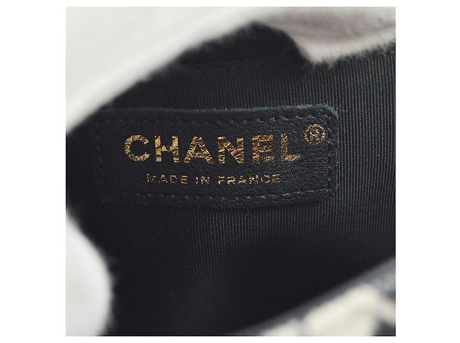 Lenço Chanel Edição Limitada Flap Printed Silk and Leather Medium - vista 4