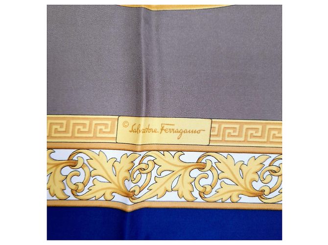 Salvatore Ferragamo lenço de seda com papagaios - vista 2