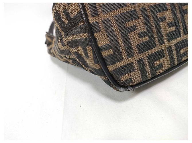Borsa a tracolla Fendi Mamma Baguette in tela Zucca Medium - vista 6