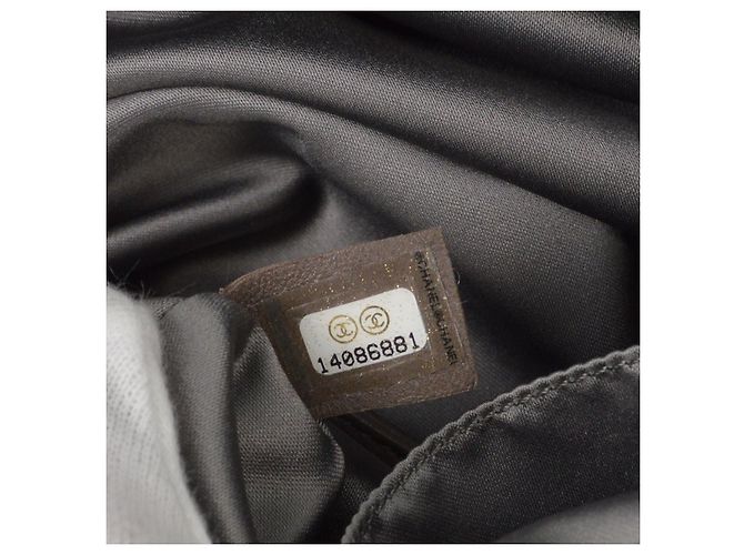Chanel Polar Bon Bon in vinile e mohair - vista 5