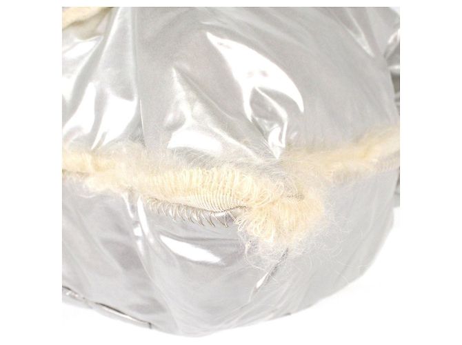 Chanel Polar Bon Bon in vinile e mohair - vista 6