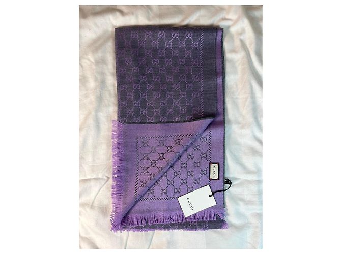 Sciarpa Gucci GG Supreme in lana viola e grigia - vista 4