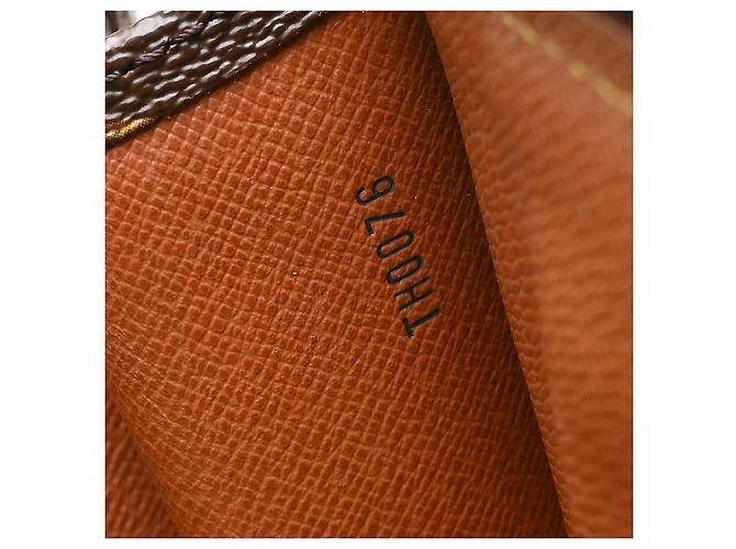 Louis Vuitton Poche Documents Monogram Canvas - vista 7