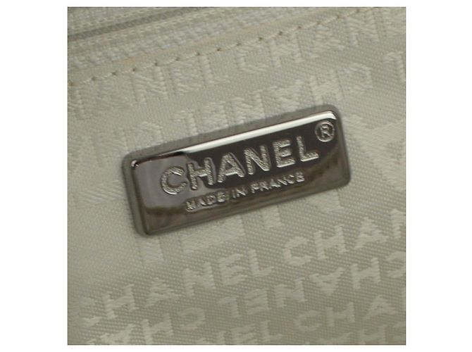 Chanel Shoulder Quilted Leather Medium - vista 4