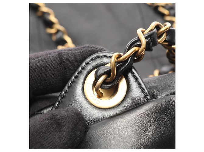 Sac à dos Chanel CHANEL 22 en cuir - vue 10
