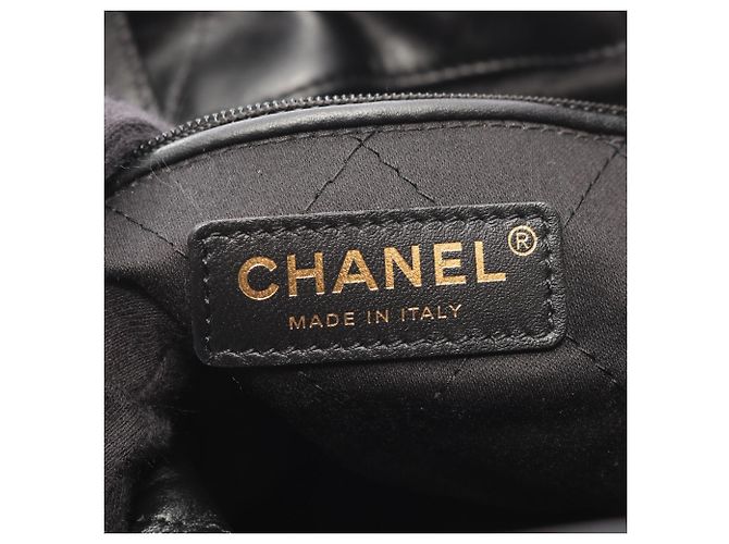 Sac à dos Chanel CHANEL 22 en cuir - vue 4