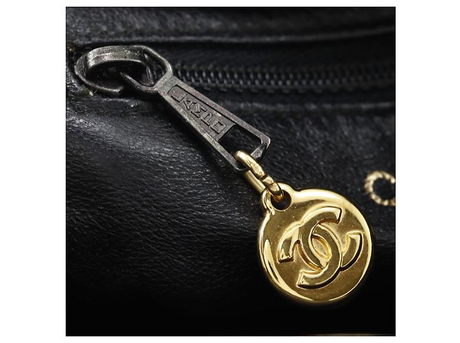 Chanel Handtasche mit rundem Griff - Ansicht 10