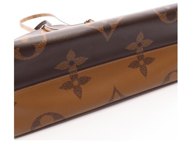 Sac cabas Louis Vuitton OnTheGo GM Monogram Giant Reverse - vue 7