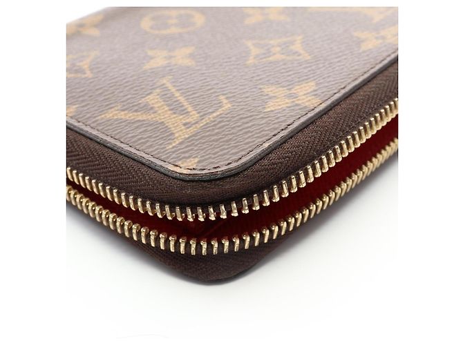 Louis Vuitton Zippy Wallet - view 10