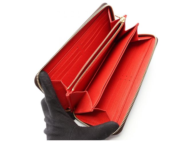 Louis Vuitton Zippy Wallet - view 3