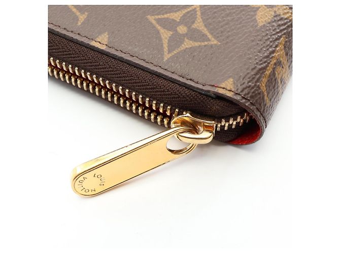 Louis Vuitton Zippy Wallet - view 7