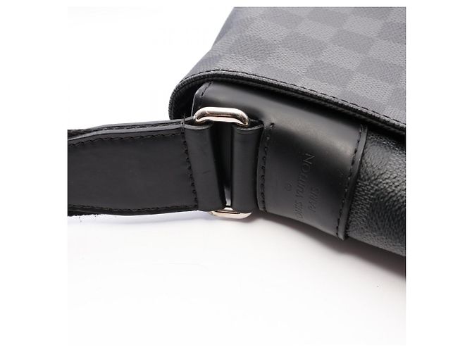 Bolsa de Ombro Louis Vuitton District MM NM - vista 10